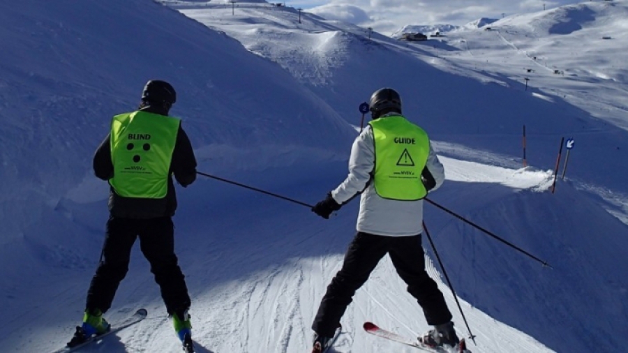 Wintersport met een visuele beperking